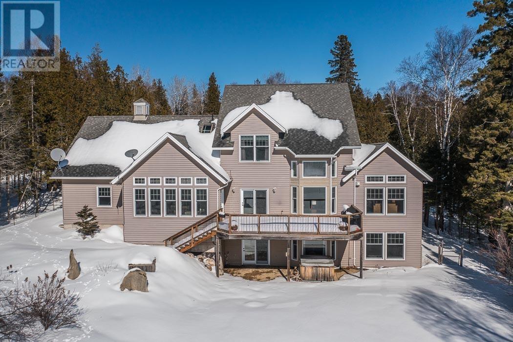 3515 Huron Line Rd, Jocelyn Township, Richards Landing, Ontario  P0R 1J0 - Photo 2 - SM260442