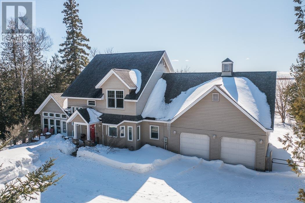 3515 Huron Line Rd, Jocelyn Township, Richards Landing, Ontario  P0R 1J0 - Photo 3 - SM260442