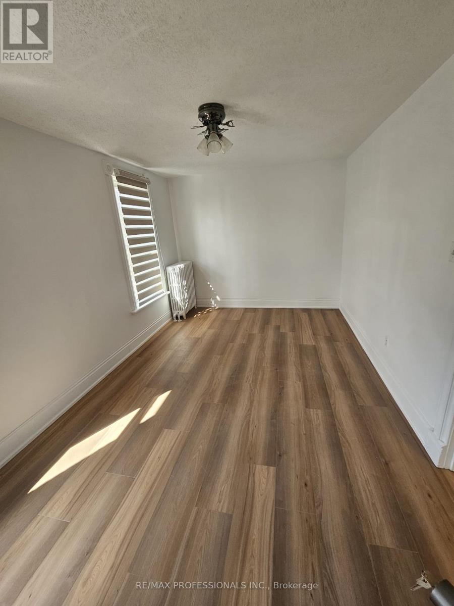 29 Nelson Street, Brant, Ontario  L0R 2H6 - Photo 14 - X12915164