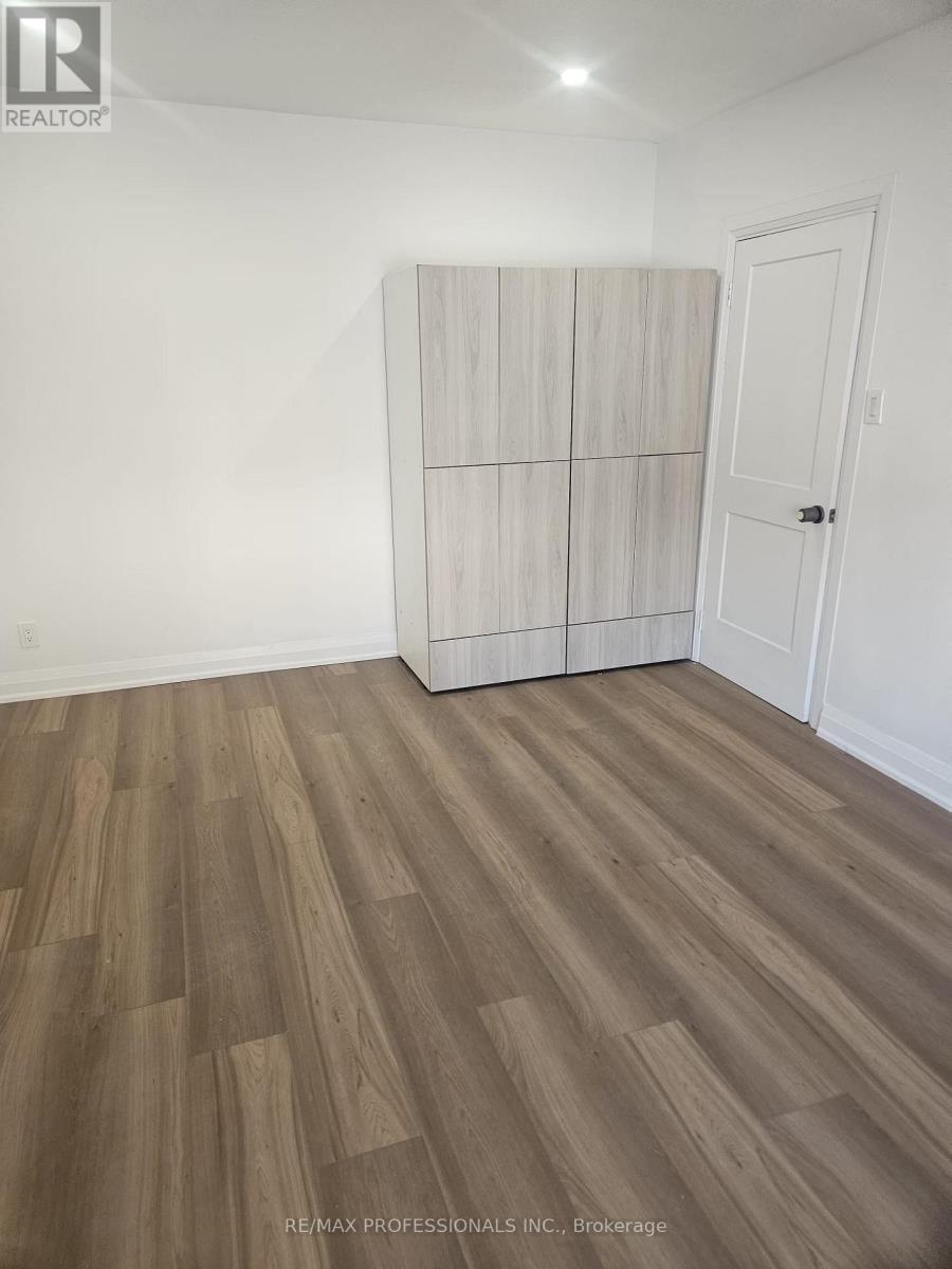 29 Nelson Street, Brant, Ontario  L0R 2H6 - Photo 6 - X12915164