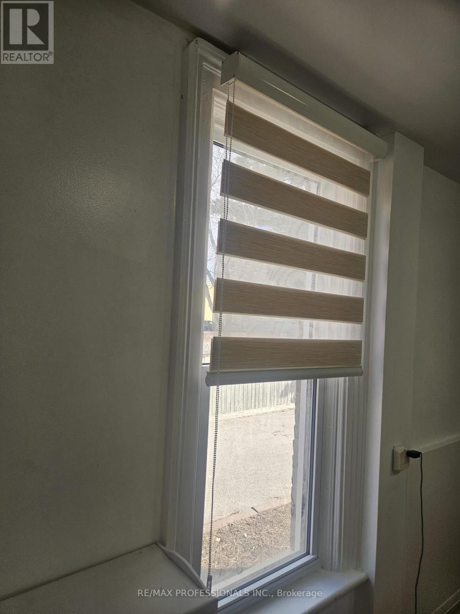 29 Nelson Street, Brant, Ontario  L0R 2H6 - Photo 9 - X12915164