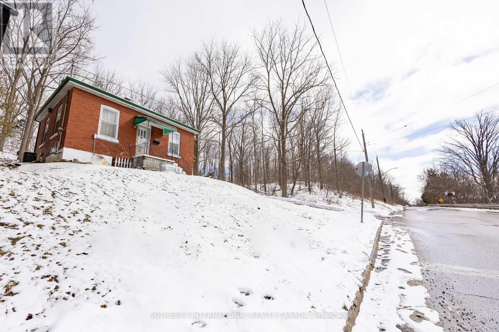 111 Broadway Street W, Brant, Ontario  N3L 2Z4 - Photo 4 - X12915226