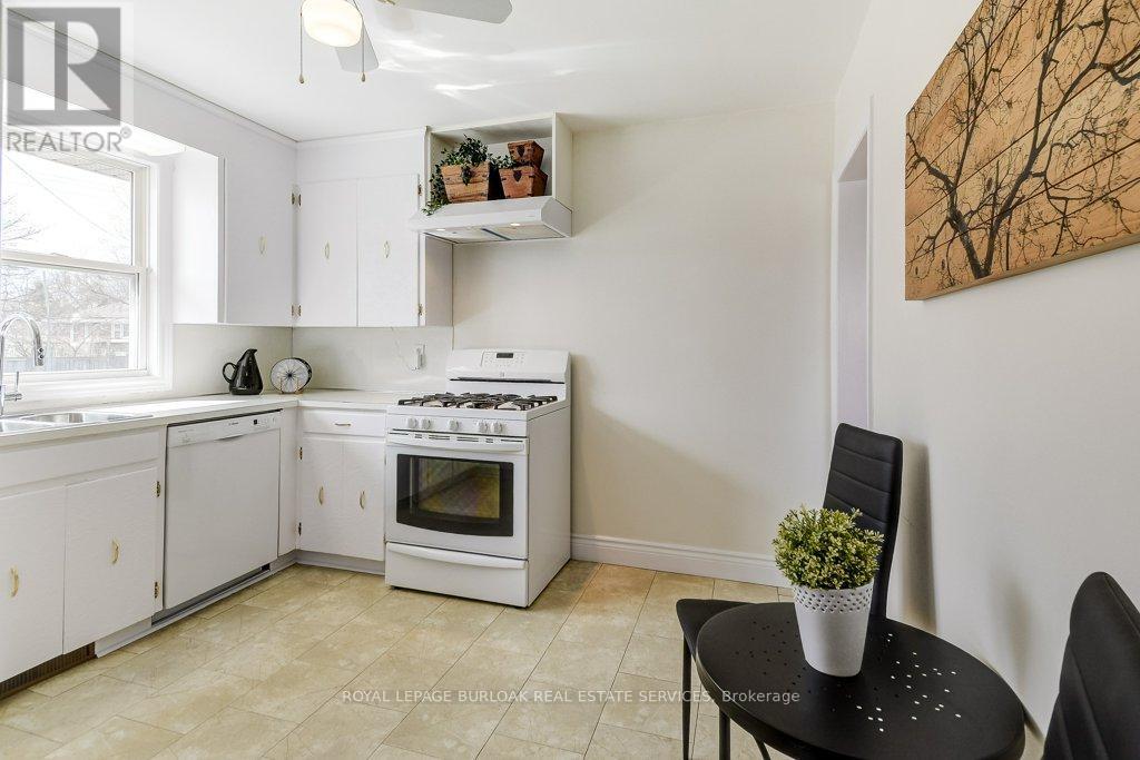 380 East 42nd Street, Hamilton, Ontario  L8T 3A7 - Photo 11 - X12915312