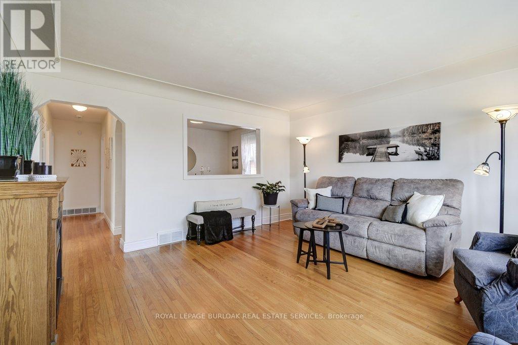 380 East 42nd Street, Hamilton, Ontario  L8T 3A7 - Photo 4 - X12915312