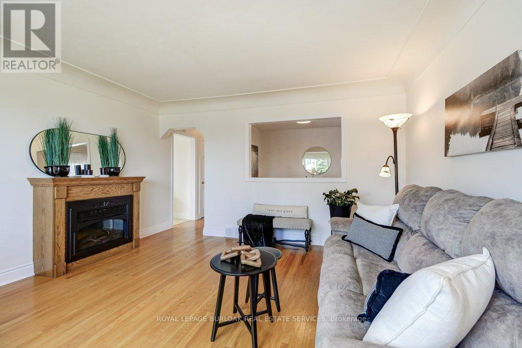 380 East 42nd Street, Hamilton, Ontario  L8T 3A7 - Photo 5 - X12915312