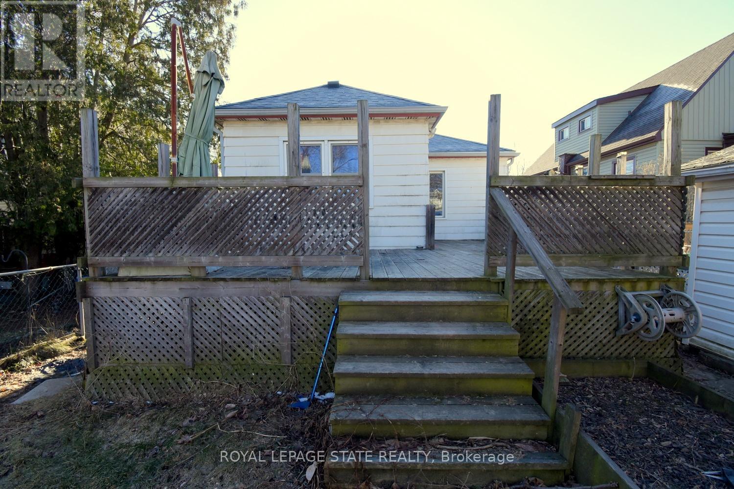 302 East 27th Street, Hamilton, Ontario  L8V 3G6 - Photo 33 - X12915314