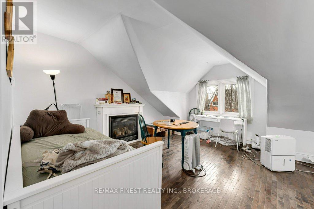 244 Brock Street, Kingston, Ontario  K7L 1S4 - Photo 32 - X12915446