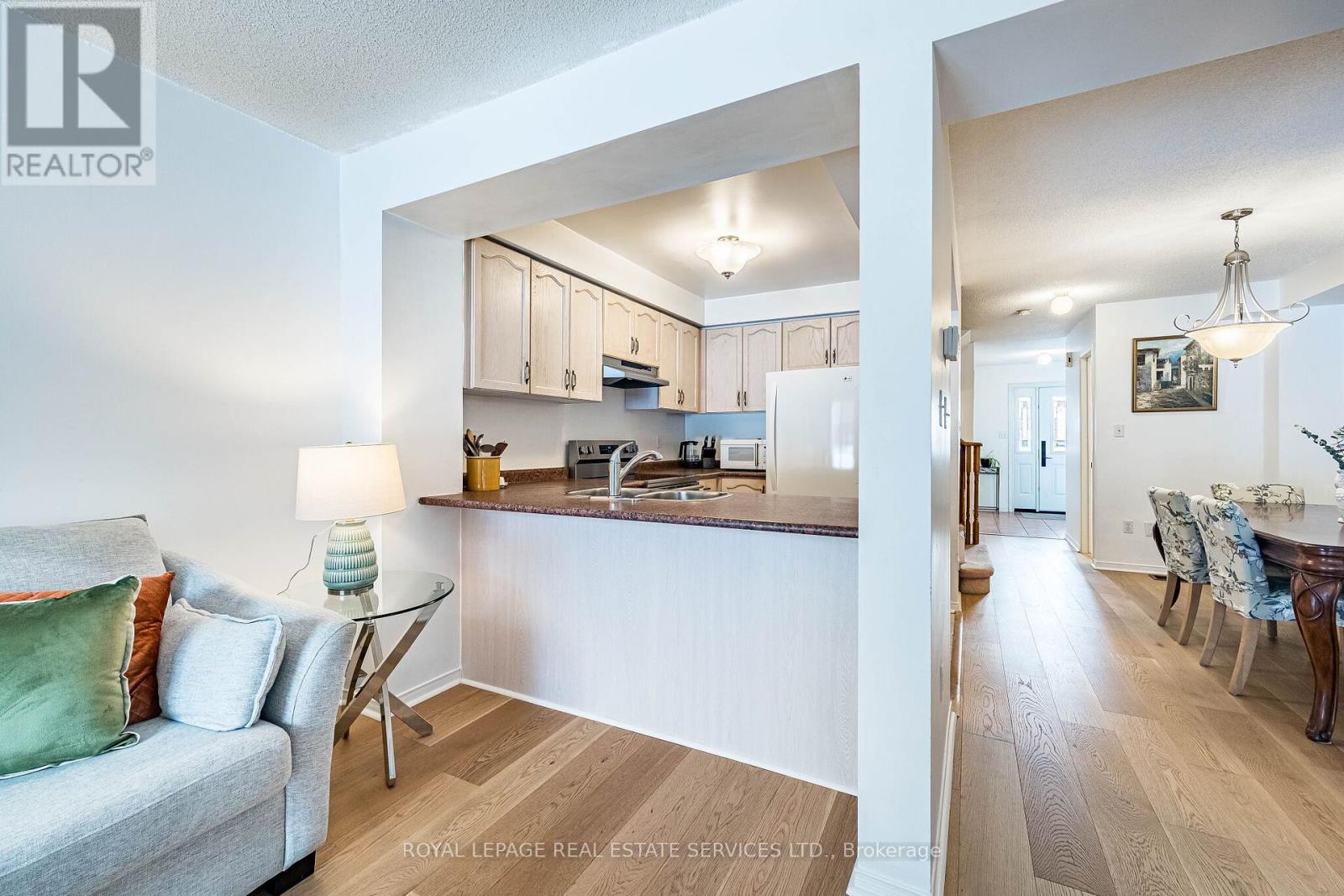 31 Berkindale Court, Brampton, Ontario  L6Y 5G1 - Photo 11 - W12913980