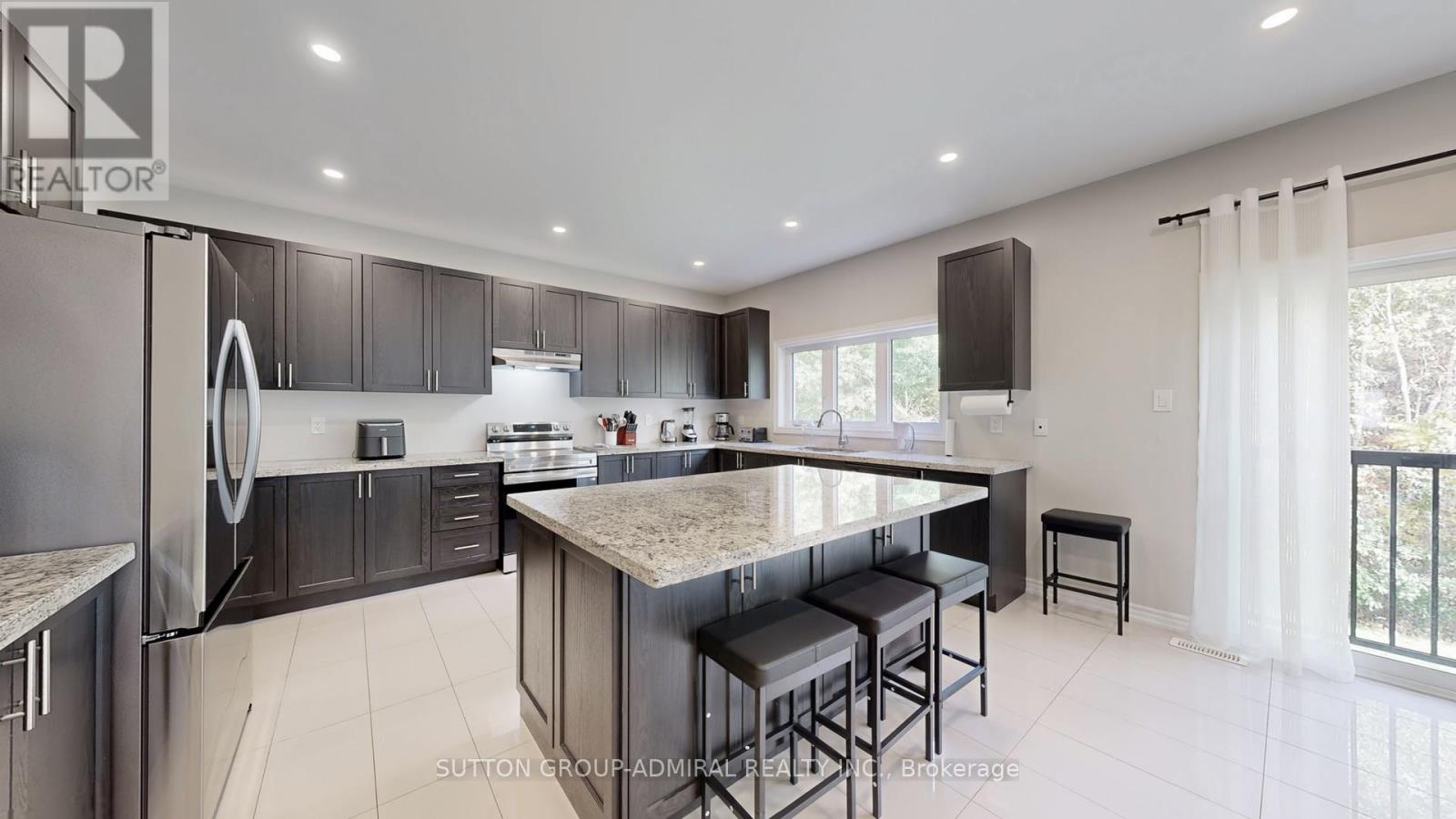 1629 Emberton Way, Innisfil, Ontario  L9S 0N4 - Photo 9 - N12915032