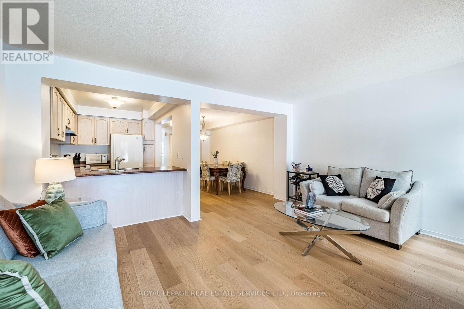 31 Berkindale Court, Brampton, Ontario  L6Y 5G1 - Photo 10 - W12913980