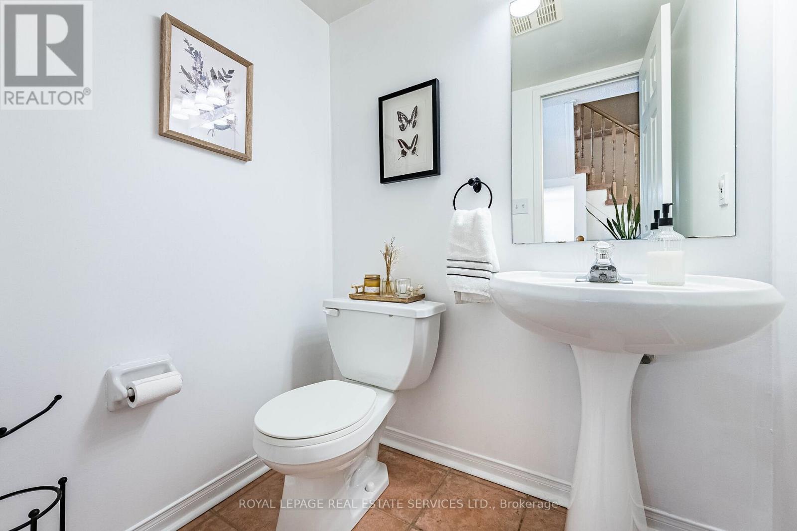 31 Berkindale Court, Brampton, Ontario  L6Y 5G1 - Photo 4 - W12913980