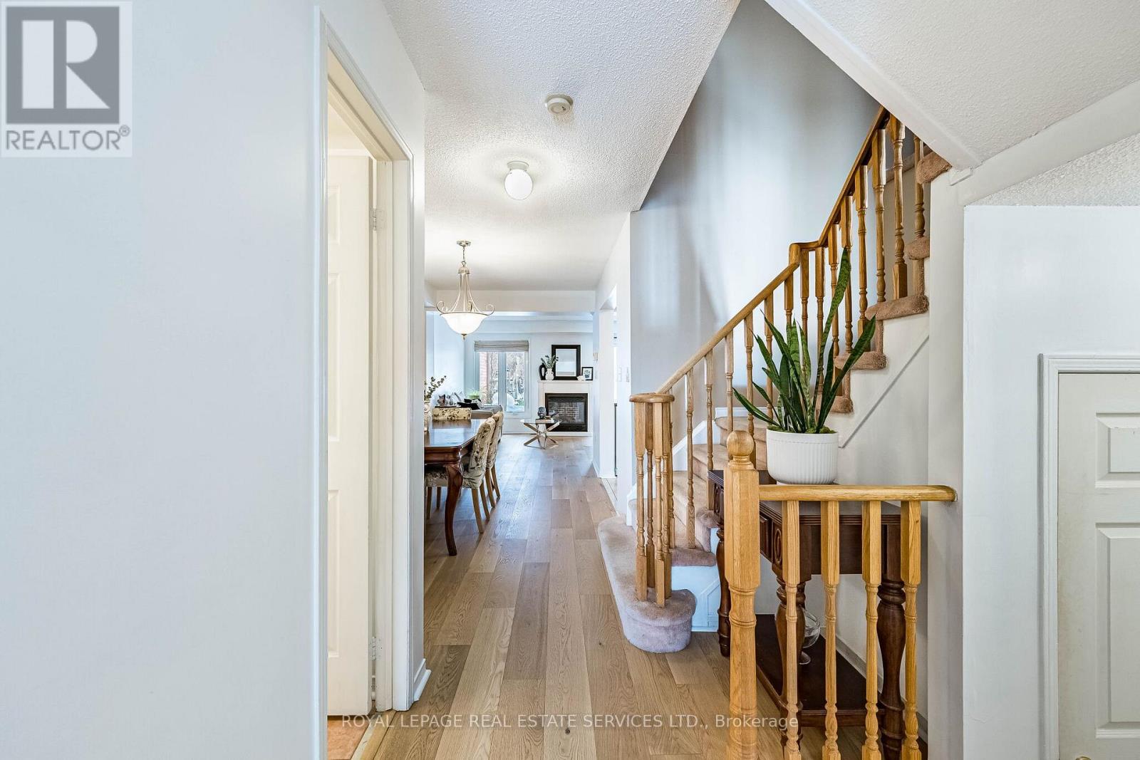 31 Berkindale Court, Brampton, Ontario  L6Y 5G1 - Photo 5 - W12913980