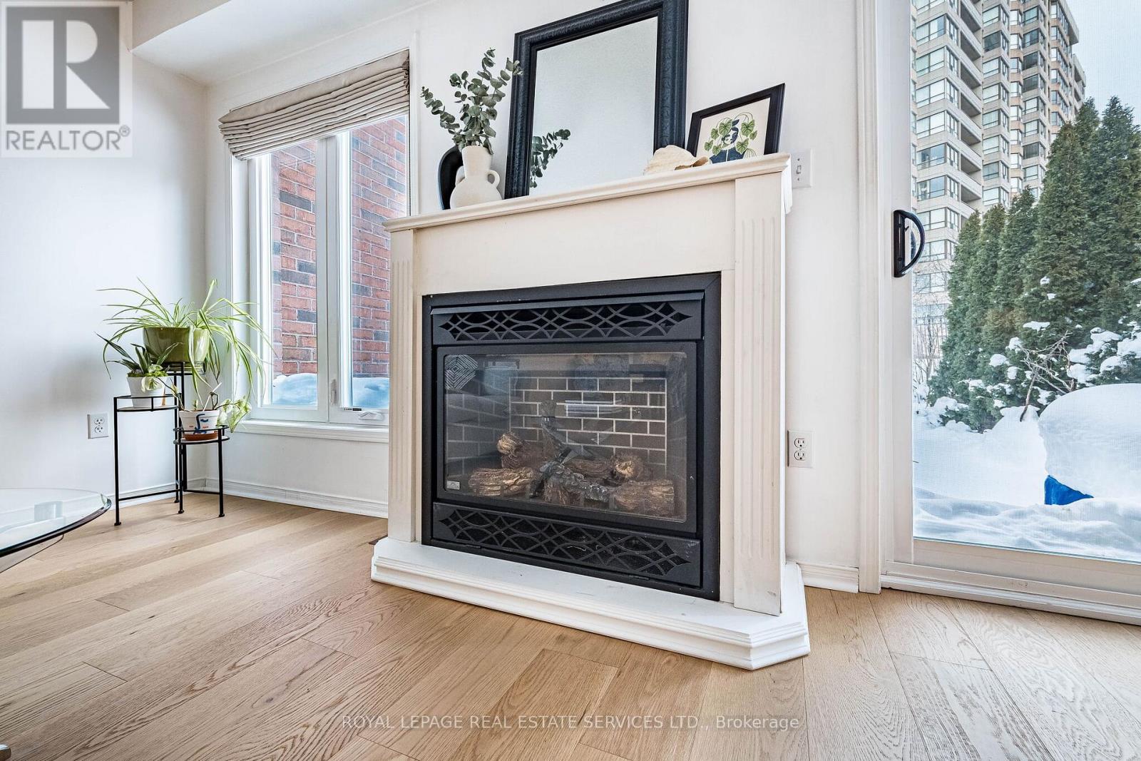 31 Berkindale Court, Brampton, Ontario  L6Y 5G1 - Photo 8 - W12913980