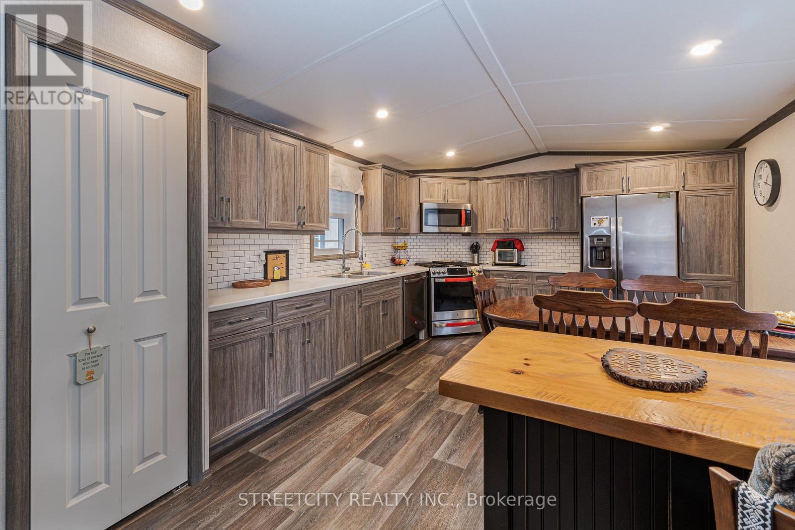 22790 Amiens Road W, Middlesex Centre, Ontario  N0L 1R0 - Photo 10 - X12915394