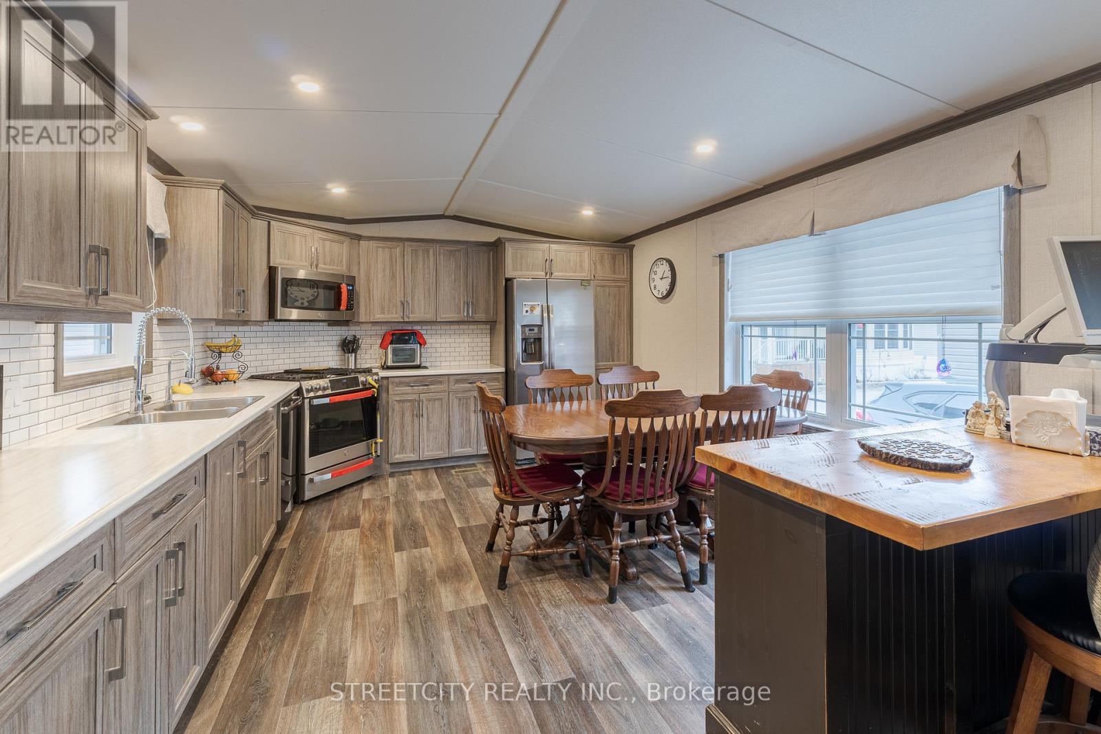 22790 Amiens Road W, Middlesex Centre, Ontario  N0L 1R0 - Photo 11 - X12915394