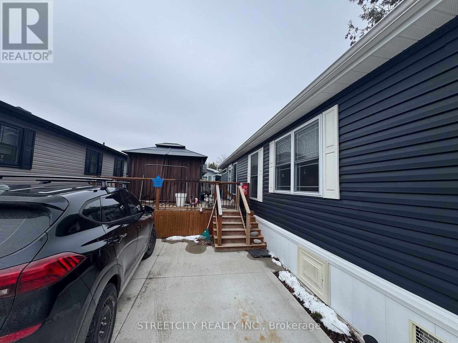 22790 Amiens Road W, Middlesex Centre, Ontario  N0L 1R0 - Photo 3 - X12915394