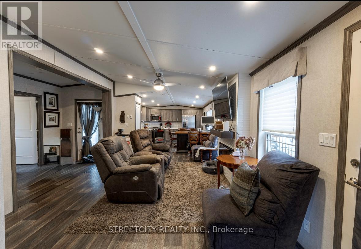 22790 Amiens Road W, Middlesex Centre, Ontario  N0L 1R0 - Photo 5 - X12915394