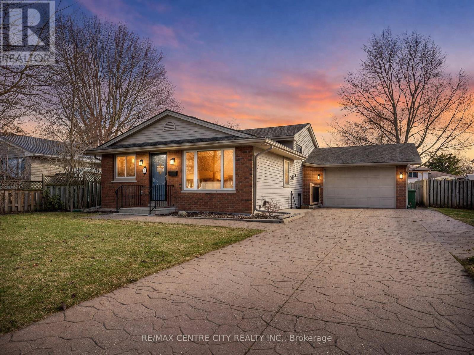 18 Highview Drive, St. Thomas, Ontario  N5R 5E8 - Photo 2 - X12915416