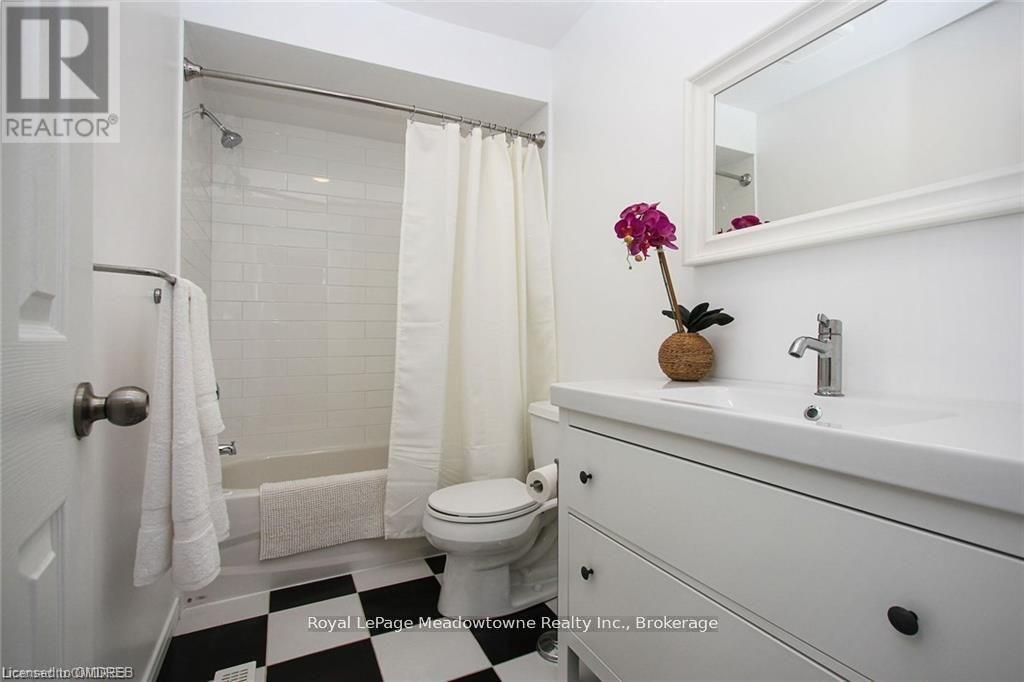 2131 White Dove Circle, Oakville, Ontario  L6M 3R6 - Photo 13 - W12915404