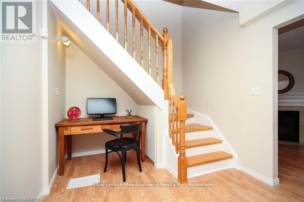 2131 White Dove Circle, Oakville, Ontario  L6M 3R6 - Photo 4 - W12915404