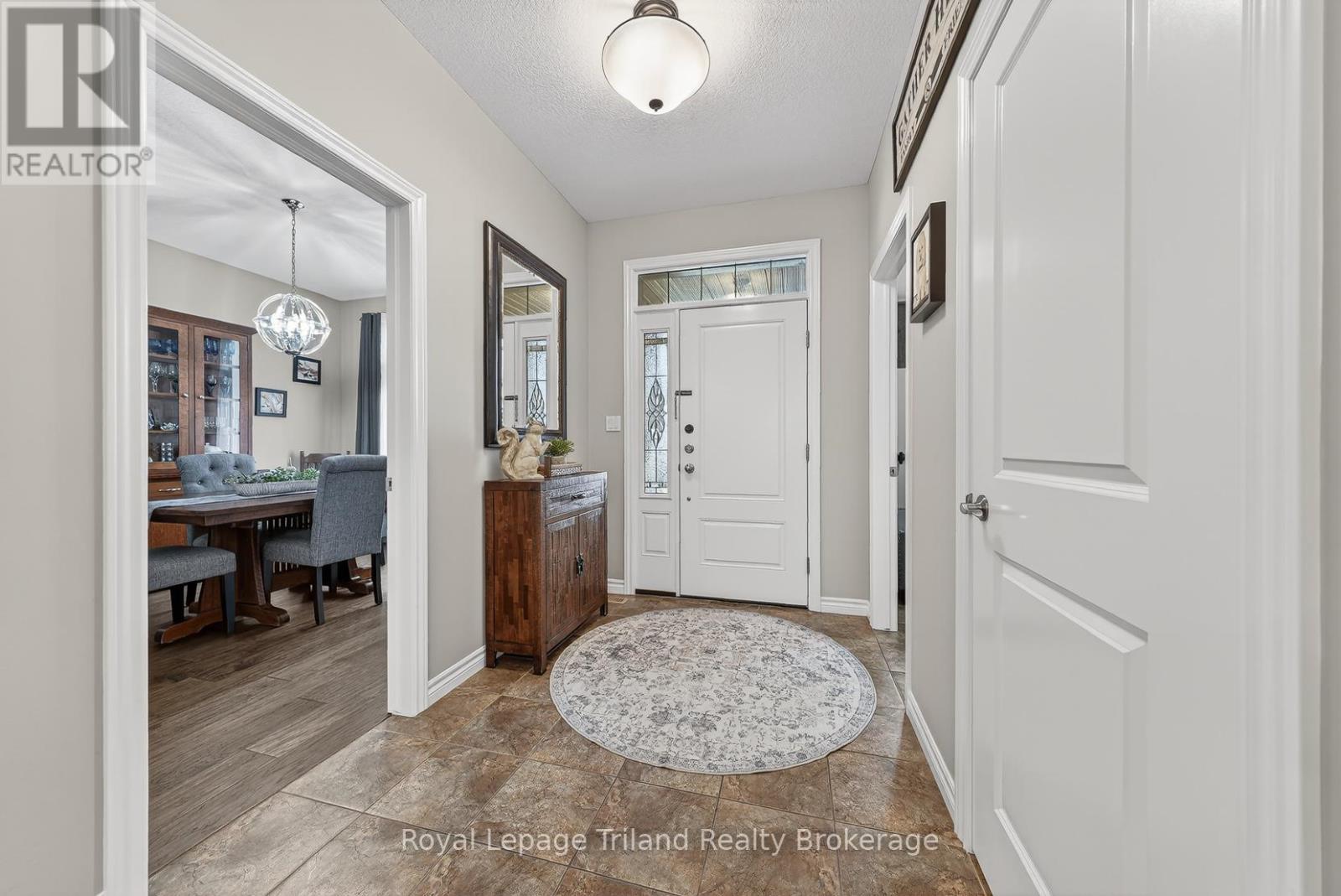 46 Colin Avenue, Tillsonburg, Ontario  N4G 0E5 - Photo 4 - X12915392