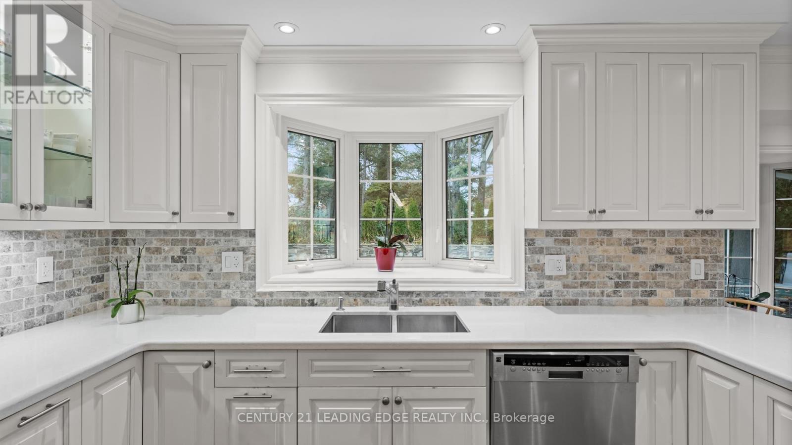 34 Forest Park Crescent, Markham, Ontario  L3T 2M7 - Photo 13 - N12849870