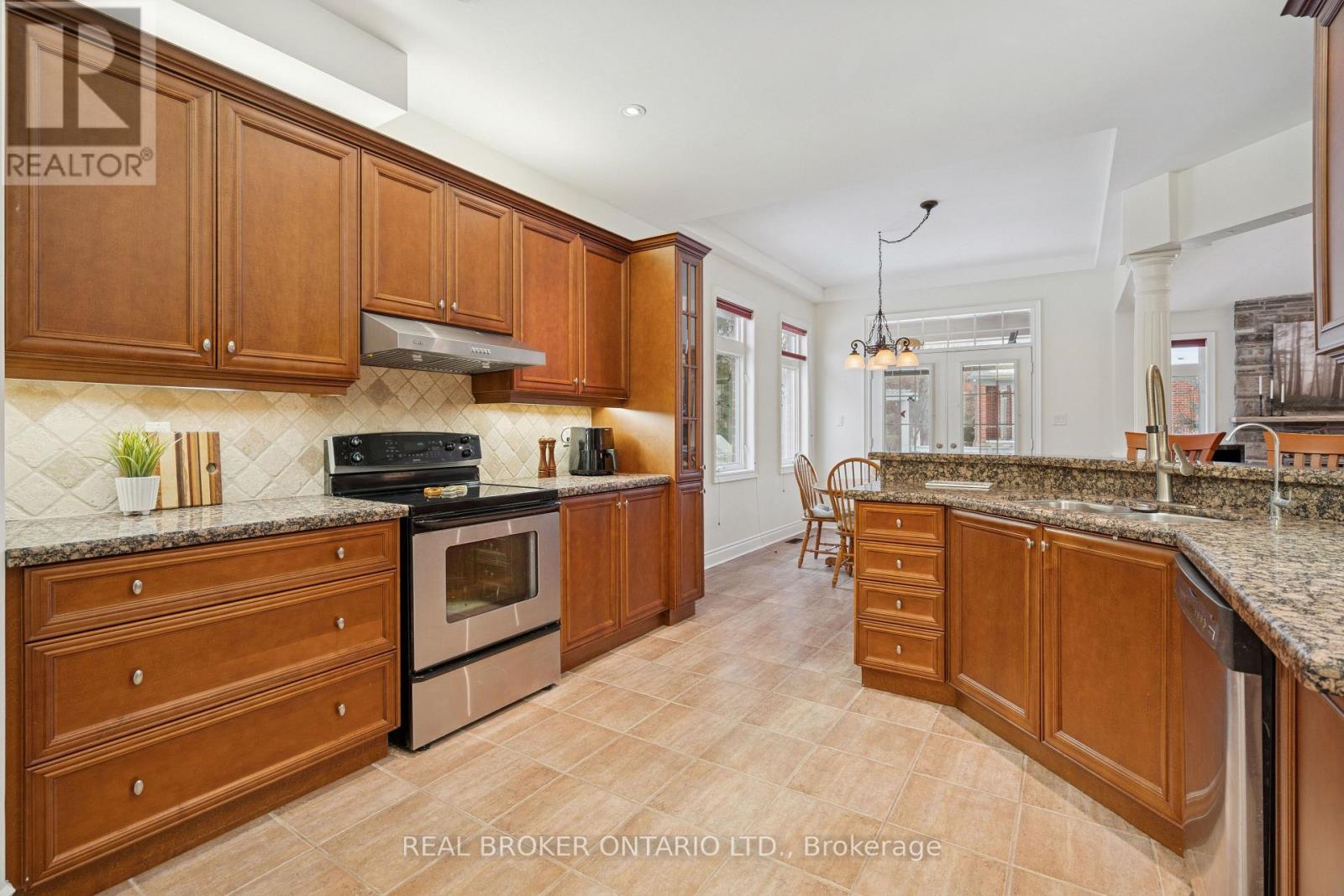 1583 Hallstone Road, Brampton, Ontario  L6Y 5K8 - Photo 10 - W12844668