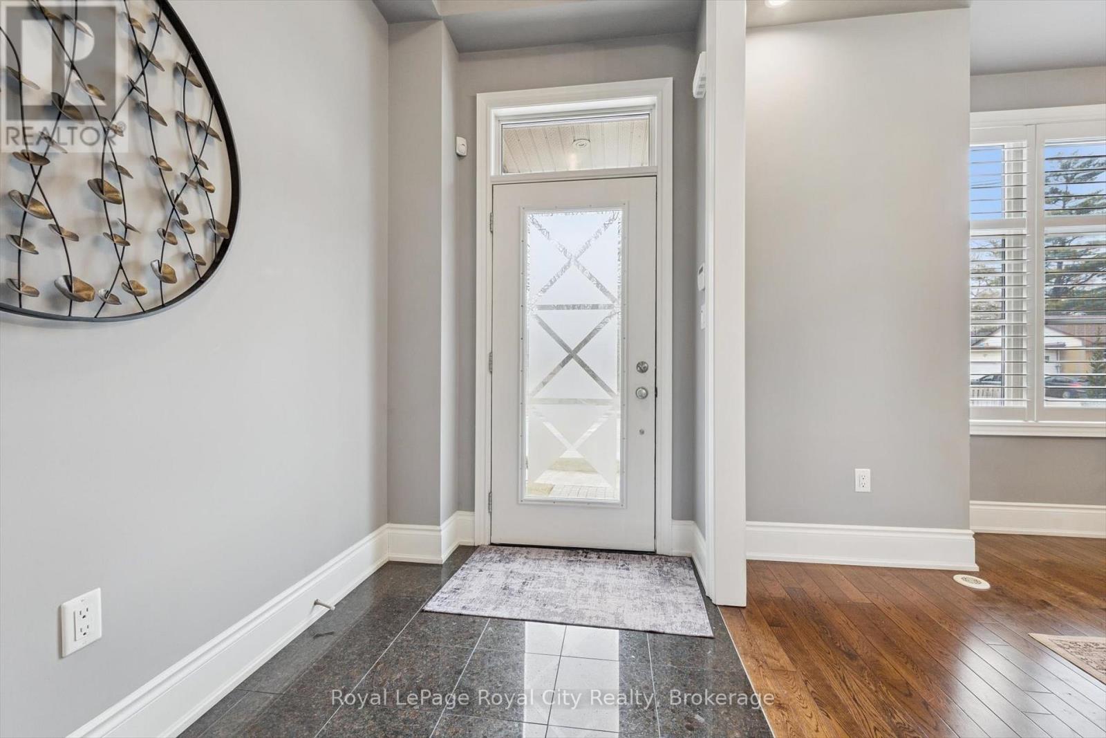 216 Rebecca Street, Oakville, Ontario  L6K 1J9 - Photo 2 - W12915340