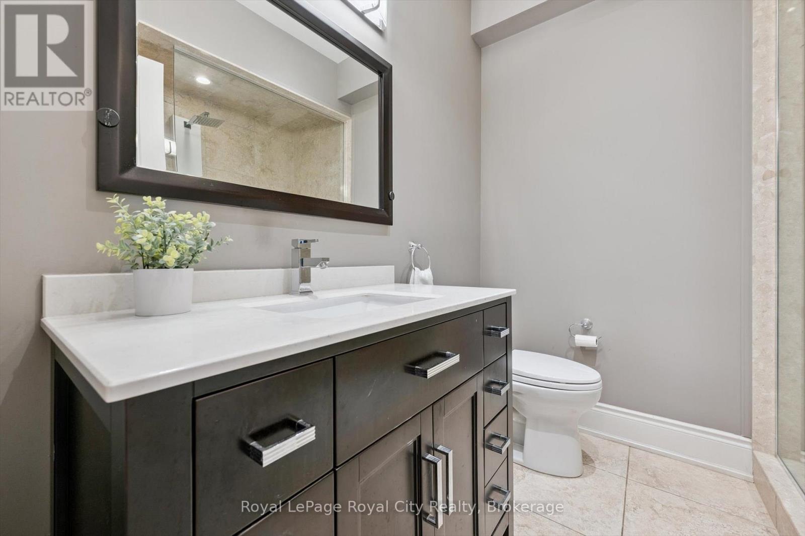 216 Rebecca Street, Oakville, Ontario  L6K 1J9 - Photo 23 - W12915340