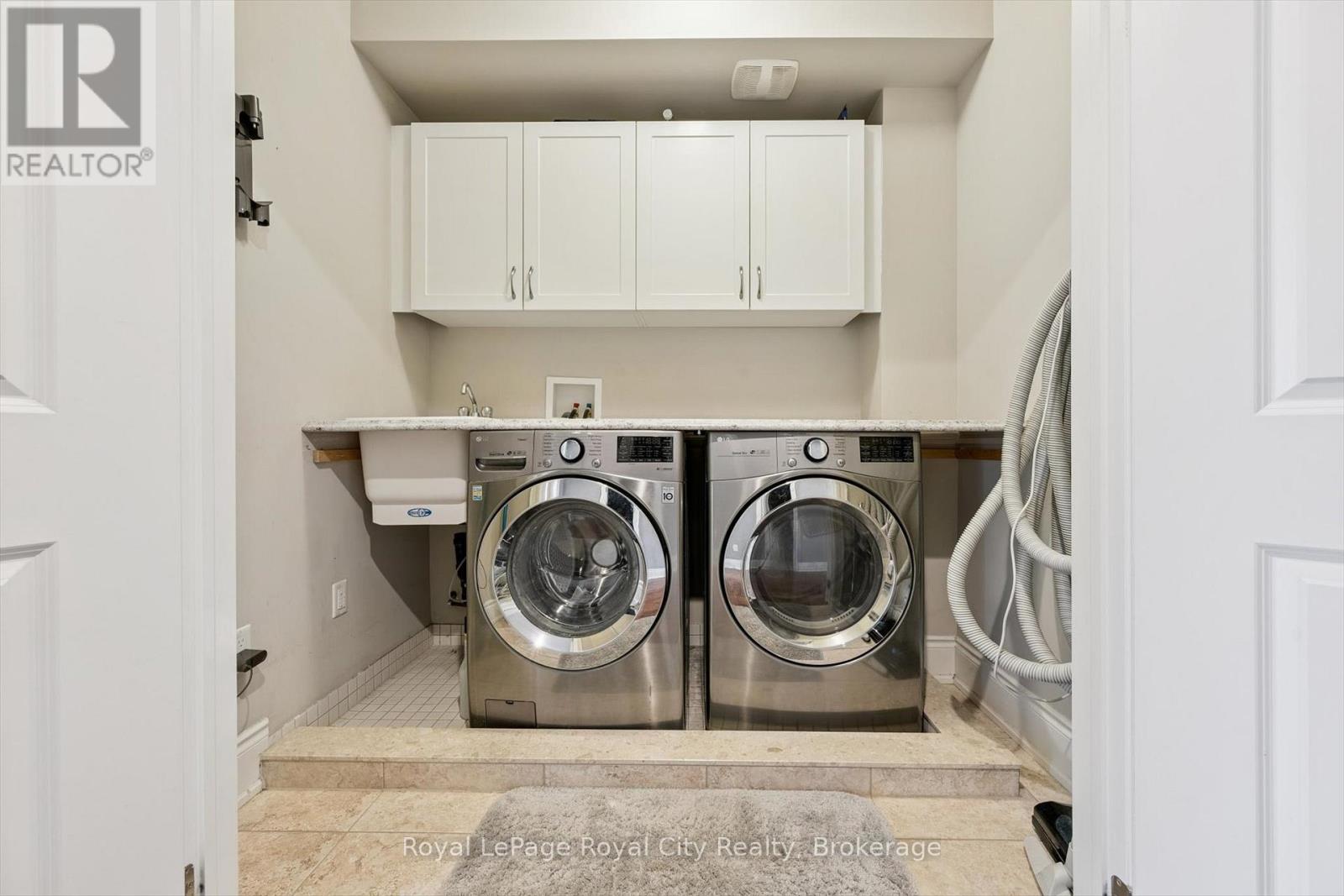 216 Rebecca Street, Oakville, Ontario  L6K 1J9 - Photo 27 - W12915340