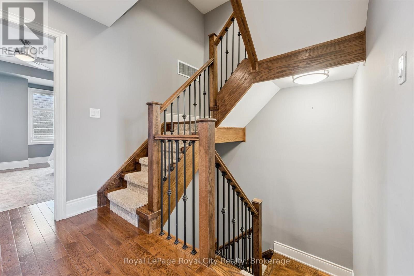 216 Rebecca Street, Oakville, Ontario  L6K 1J9 - Photo 28 - W12915340