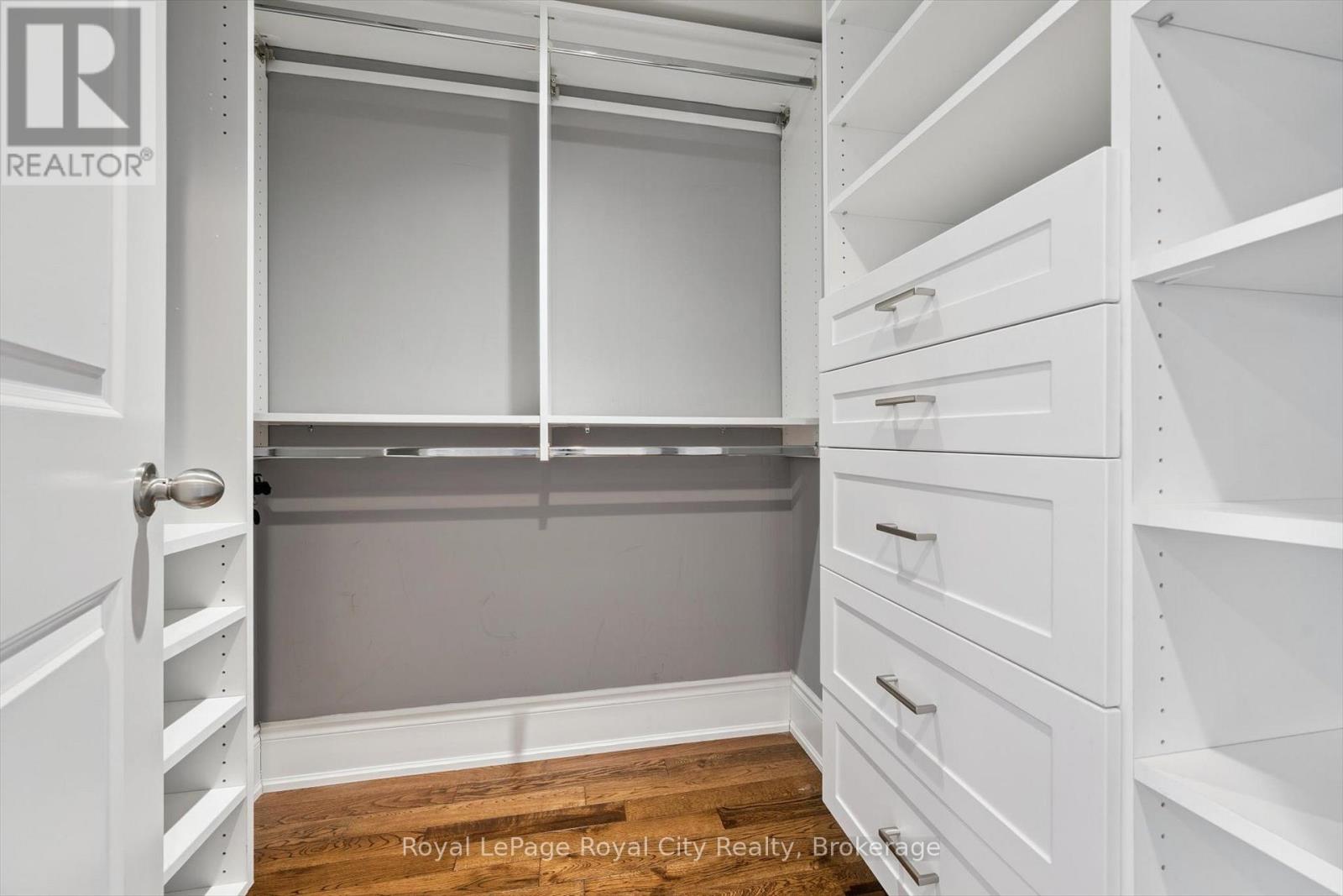 216 Rebecca Street, Oakville, Ontario  L6K 1J9 - Photo 33 - W12915340