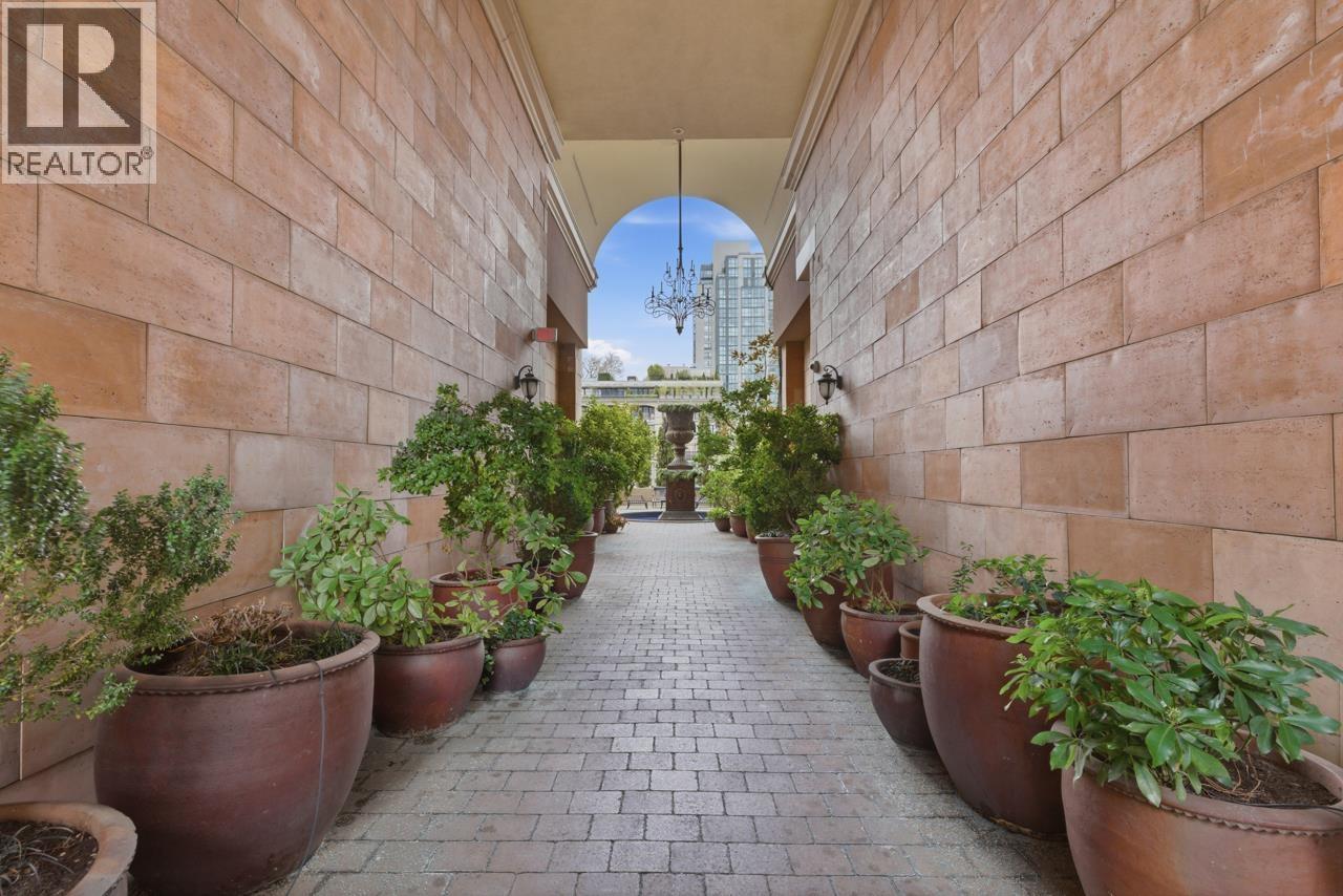 1102 1280 Richards Street, Vancouver, British Columbia  V6B 1S2 - Photo 1 - R3102886