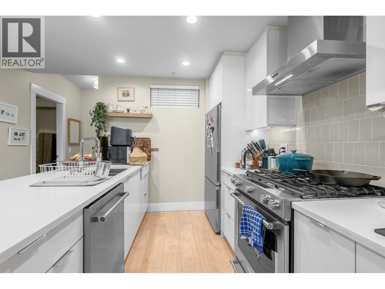 203 1496 Charlotte Road, North Vancouver, British Columbia  V7J 0C9 - Photo 14 - R3102893