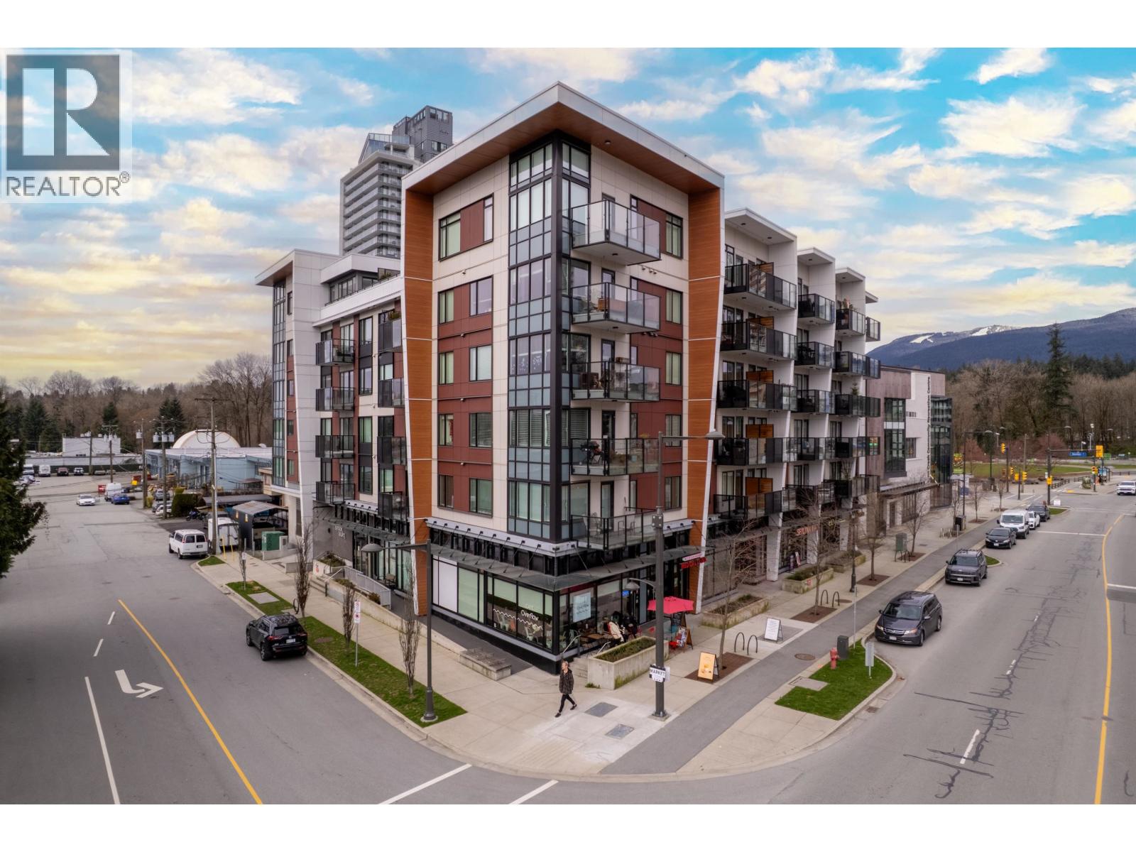 203 1496 Charlotte Road, North Vancouver, British Columbia  V7J 0C9 - Photo 2 - R3102893