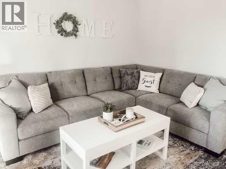 309 28 Street S, Lethbridge, Alberta  T1J 3S7 - Photo 2 - A2293741