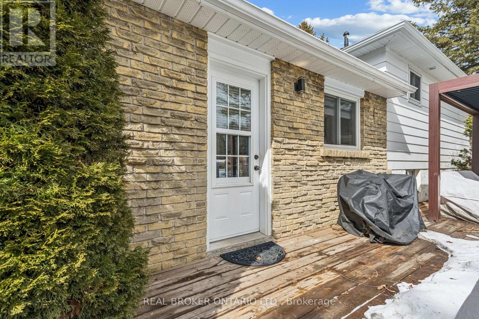 35 Douglas Crescent, Erin, Ontario  N0B 1Z0 - Photo 38 - X12888574