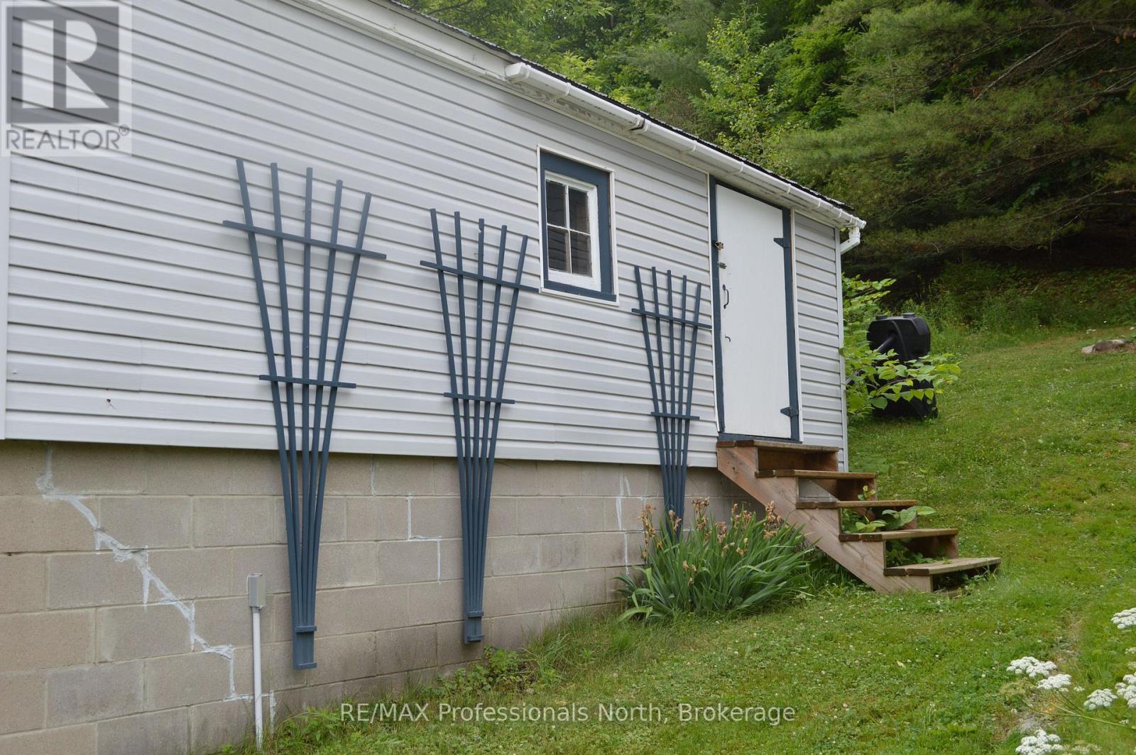 72 Bobcaygeon Road, Minden Hills (Lutterworth), Ontario  K0M 2K0 - Photo 4 - X12915374