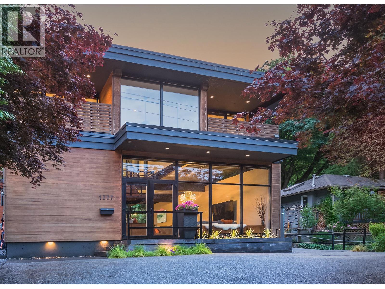 1777 Deep Cove Road, North Vancouver, British Columbia  V7G 1S4 - Photo 12 - R3102878