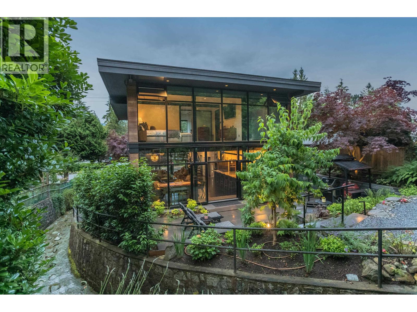 1777 Deep Cove Road, North Vancouver, British Columbia  V7G 1S4 - Photo 27 - R3102878