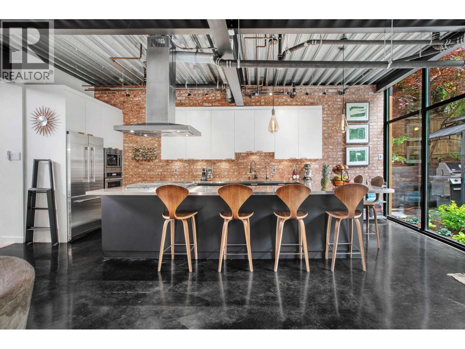 1777 Deep Cove Road, North Vancouver, British Columbia  V7G 1S4 - Photo 3 - R3102878