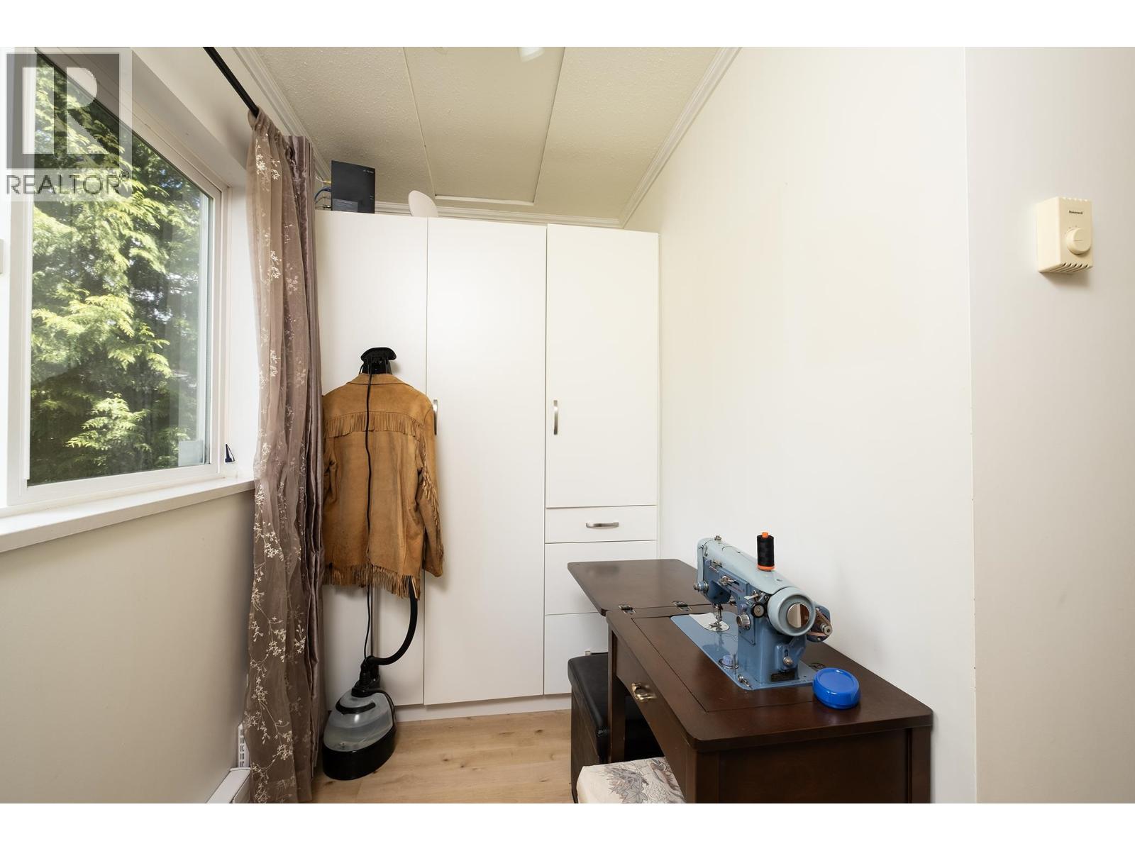 2556 Lower Road, Roberts Creek, British Columbia  V0N 2W4 - Photo 12 - R3102920