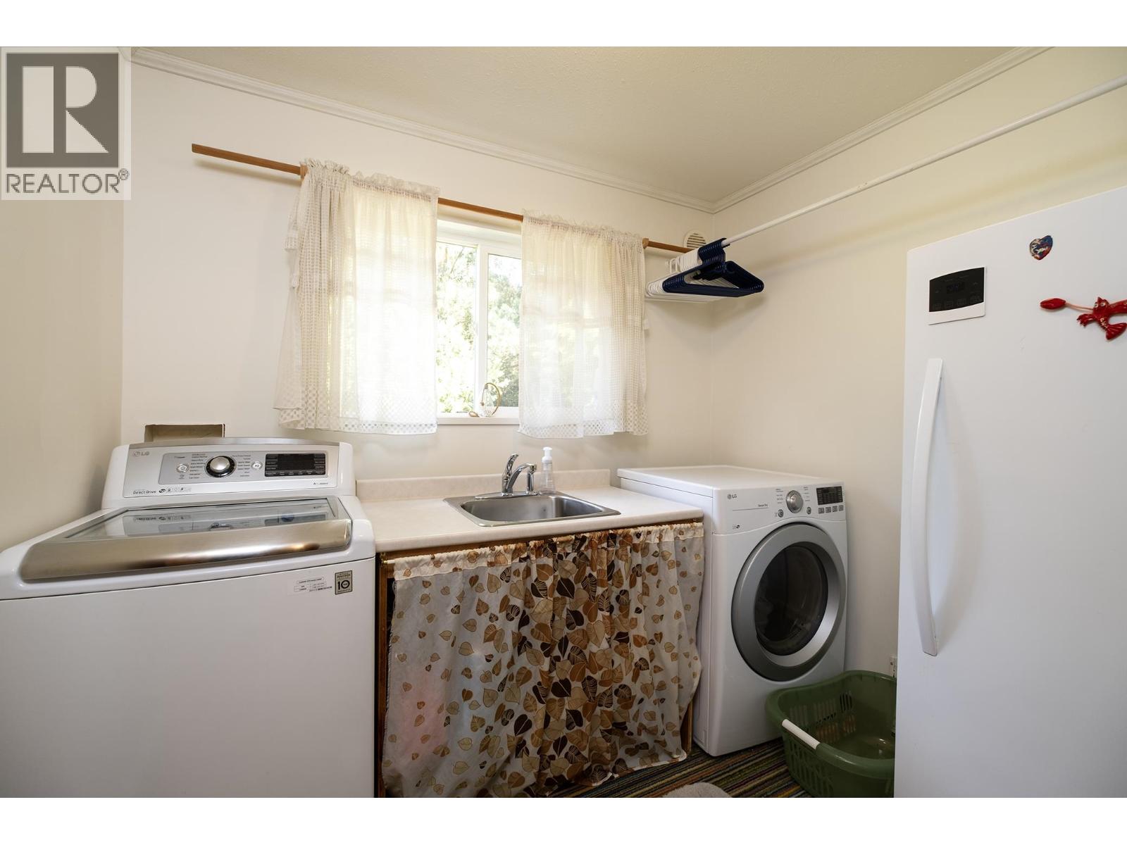 2556 Lower Road, Roberts Creek, British Columbia  V0N 2W4 - Photo 13 - R3102920