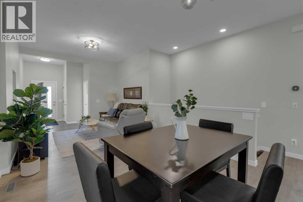 812 Reynolds Manor Sw, Airdrie, Alberta  T4B 5G2 - Photo 6 - A2287244