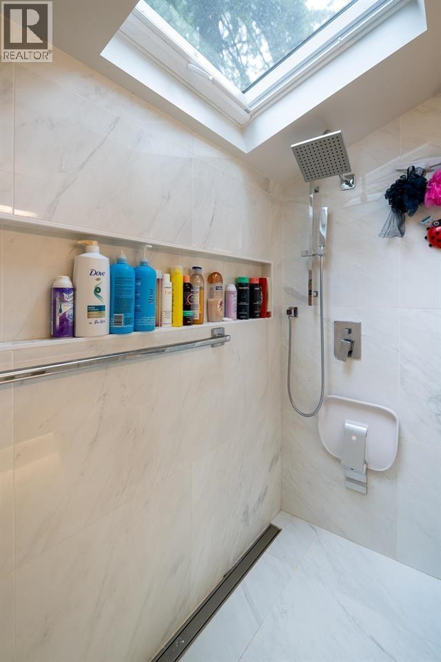 2268 Edgemont Boulevard, North Vancouver, British Columbia  V7P 2K9 - Photo 11 - R3102916