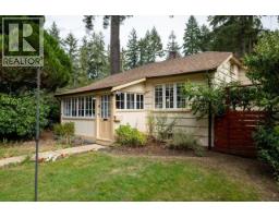 2268 EDGEMONT BOULEVARD, North Vancouver, British Columbia