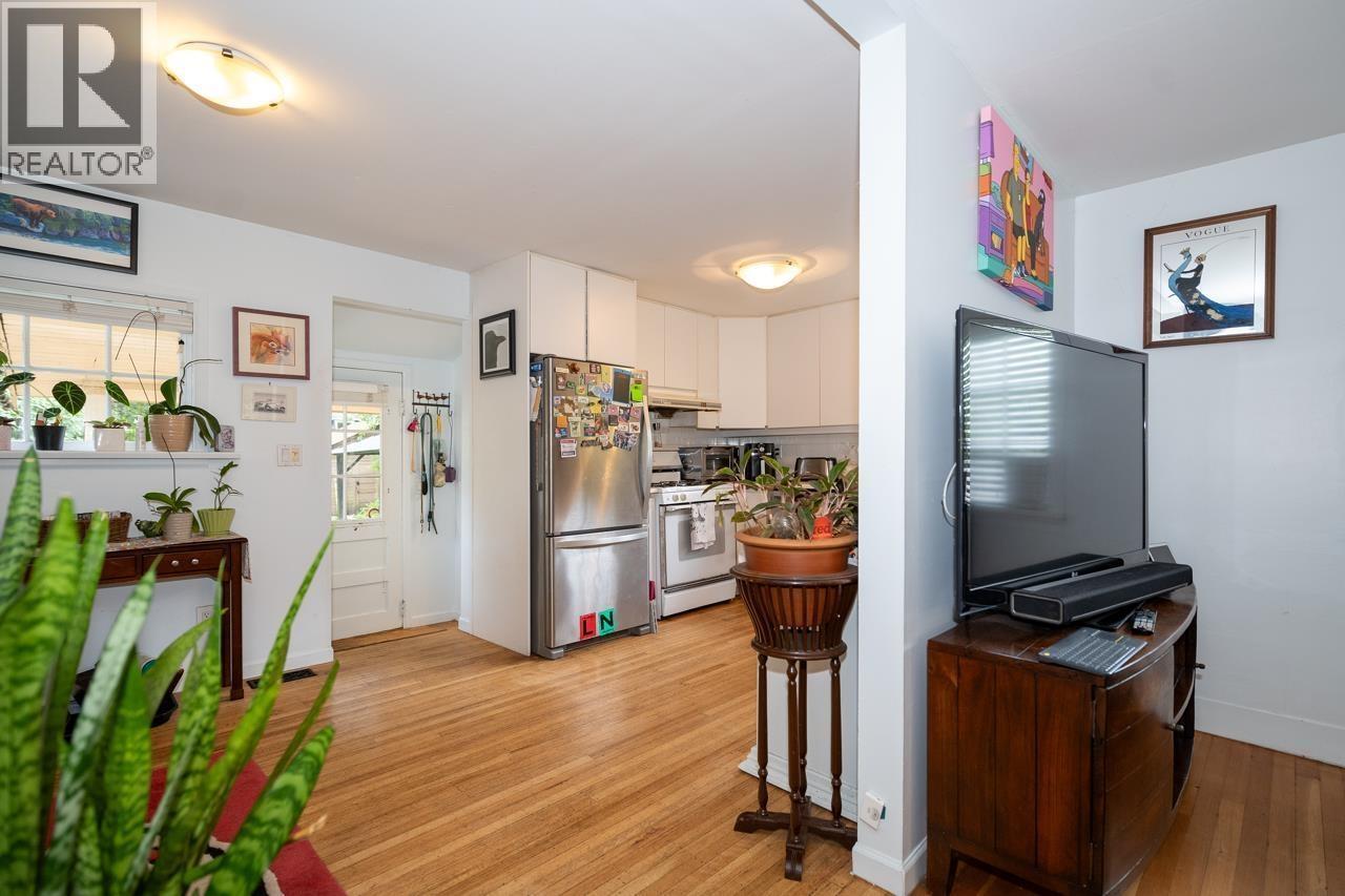 2268 Edgemont Boulevard, North Vancouver, British Columbia  V7P 2K9 - Photo 6 - R3102916