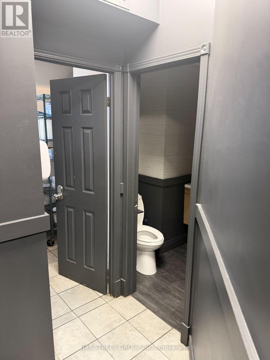 102 - 1763 Avenue Road, Toronto, Ontario  M5M 3Y8 - Photo 7 - C12915458