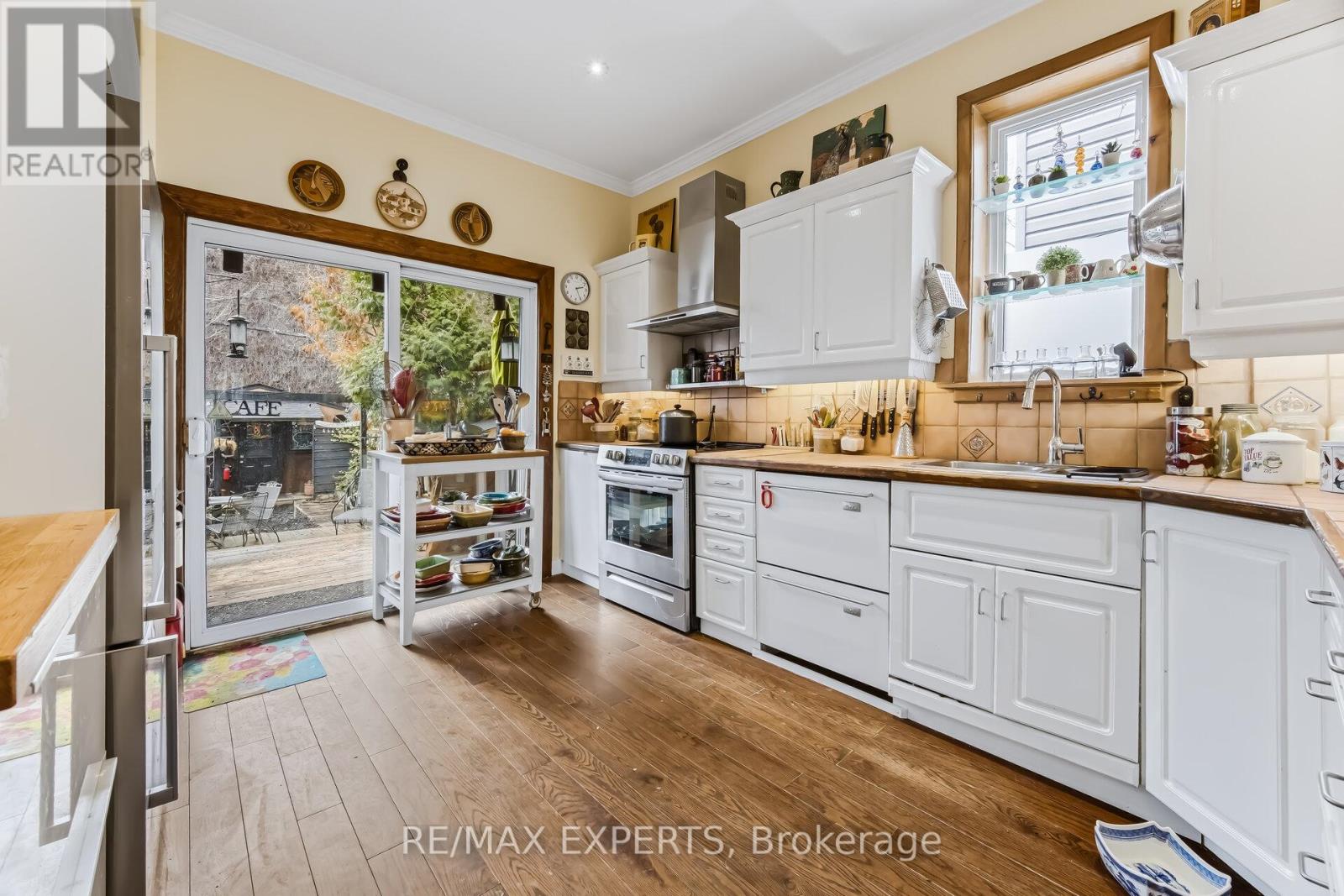 34 Grant Street, Toronto, Ontario  M4M 2H5 - Photo 10 - E12915456