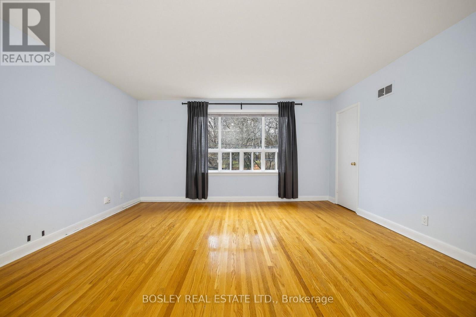 9 Love Crescent, Toronto, Ontario  M4E 1V6 - Photo 19 - E12915464